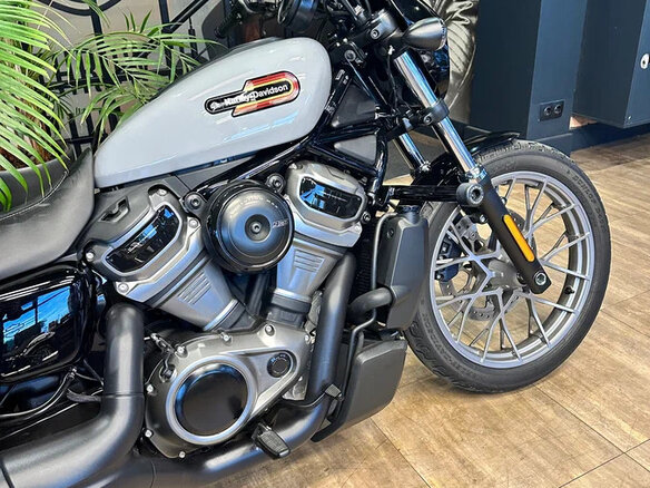 2023 Harley-Davidson Nightster, белый - вид 11