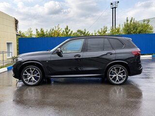 2021 BMW X5 30d IV (G05/G18), чёрный, 7000000 рублей, вид 4