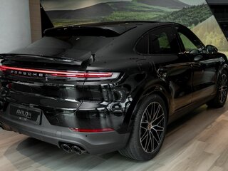 2025 Porsche Cayenne Coupé III Рестайлинг, чёрный, 16610000 рублей, вид 5