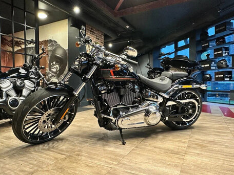 2024 Harley-Davidson Breakout, чёрный, 3400000 рублей, вид 2