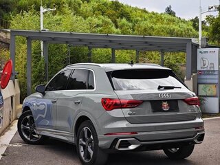 2022 Audi Q3 35 TFSI II (F3), серый, 2240000 рублей, вид 4
