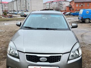 2011 Kia Rio II Рестайлинг, серебристый, 360000 рублей, вид 1