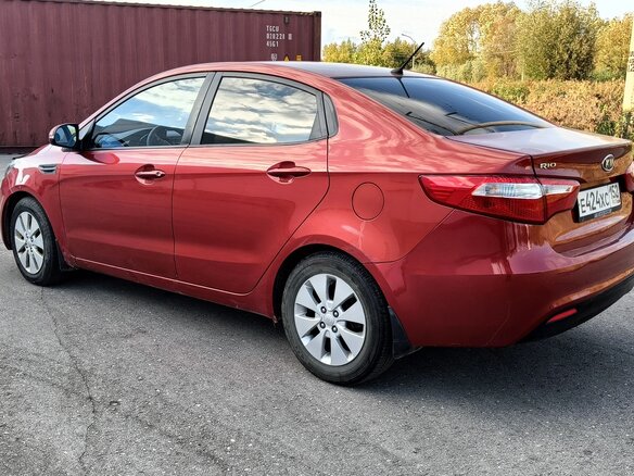 2012 Kia Rio 4-speed III, красный, 640000 рублей - вид 1