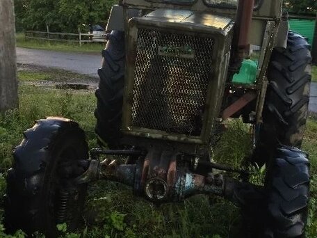 1980 ЛТЗ Т-40АМ, зелёный, 350000 рублей, вид 2