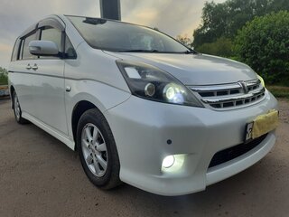 2010 Toyota ISis I Рестайлинг, белый, 1219000 рублей, вид 4