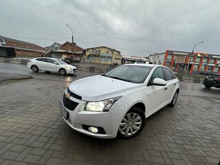 2011 Chevrolet Cruze I, белый, 850000 рублей, вид 4