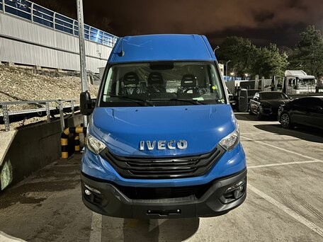 2024 Iveco Daily, красный, 8500000 рублей, вид 4