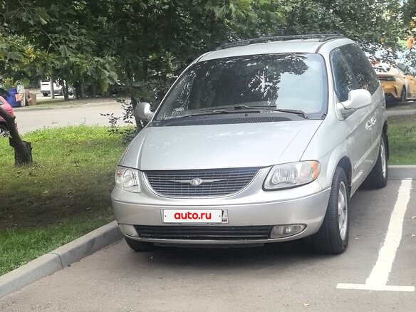 2001 Chrysler Voyager IV, серебристый, 320000 рублей