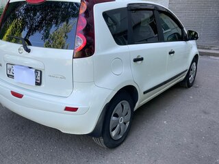 2013 Nissan Note I Рестайлинг, белый, 1050000 рублей, вид 4