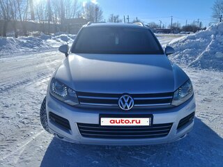 2011 Volkswagen Touareg II, серебристый, 1850000 рублей, вид 3