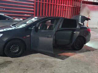 2012 Opel Astra J Рестайлинг, чёрный, 450000 рублей, вид 2
