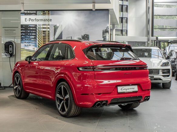 2026 Porsche Cayenne III Рестайлинг, красный, 19950000 рублей - вид 5