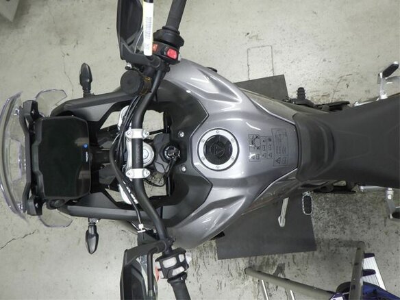 2024 Triumph Tiger 900, серый, 1260000 рублей - вид 9
