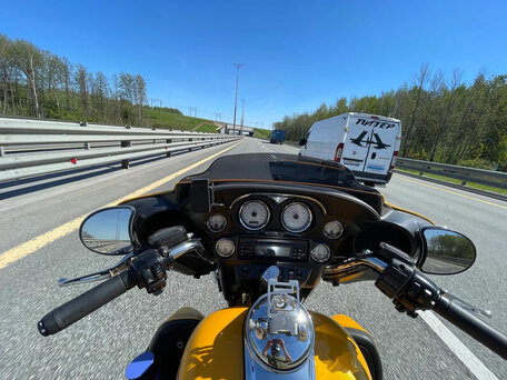 2013 Harley-Davidson Street Glide, золотистый, 900000 рублей, вид 5