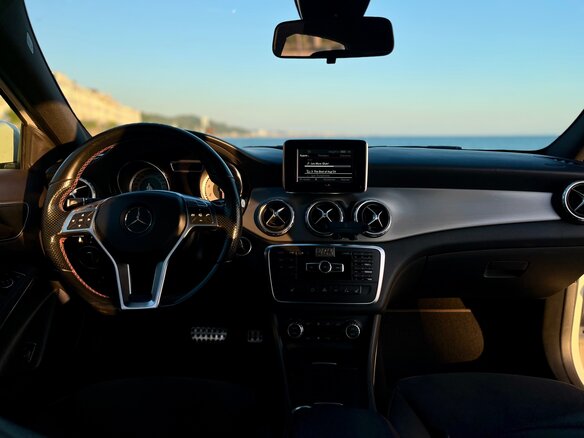 2014 Mercedes-Benz GLA 200 I (X156), белый, 1550000 рублей - вид 8