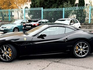 2011 Ferrari California I, чёрный, 8700000 рублей, вид 4