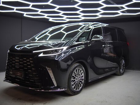 Lexus LM II