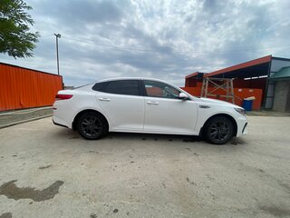 2019 Kia Optima IV Рестайлинг, белый, 2200000 рублей, вид 2
