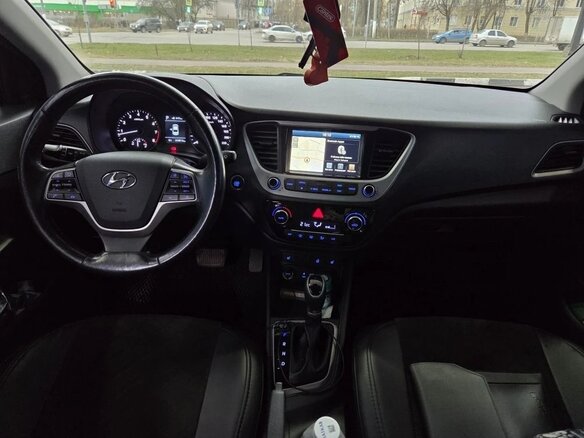 2018 Hyundai Solaris II, синий, 1500000 рублей - вид 6
