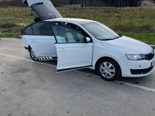 2019 Skoda Rapid I Рестайлинг, белый, 1100000 рублей, вид 3