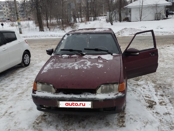 2004 Lada (ВАЗ) 2115, красный, 93000 рублей