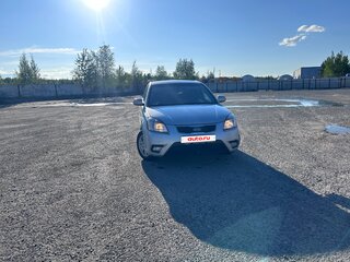 2009 Kia Rio II Рестайлинг, серебристый, 560000 рублей, вид 2