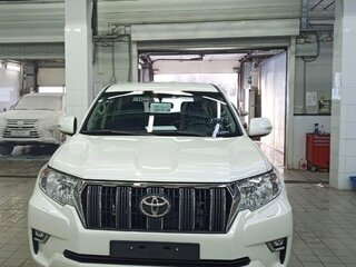 2020 Toyota Land Cruiser Prado 150 Series Рестайлинг 2, белый, 4100000 рублей, вид 3