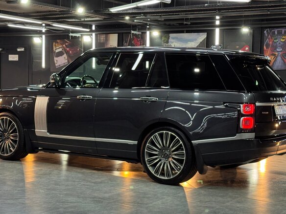 2021 Land Rover Range Rover IV Рестайлинг, серый, 9550000 рублей - вид 5