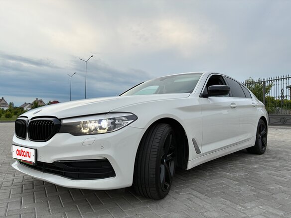 2018 BMW 5 серии 520d VII (G30/G31/G38), белый, 1800000 рублей