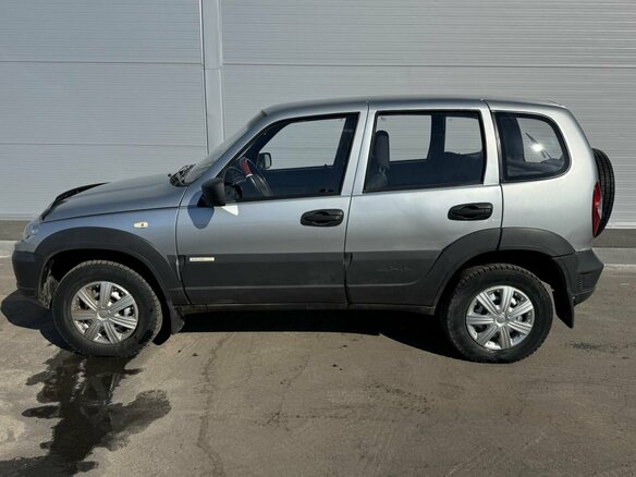 2015 Chevrolet Niva I Рестайлинг, серый - вид 3