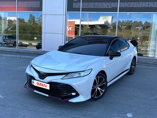 2020 Toyota Camry VIII (XV70), белый, 3050000 рублей, вид 3