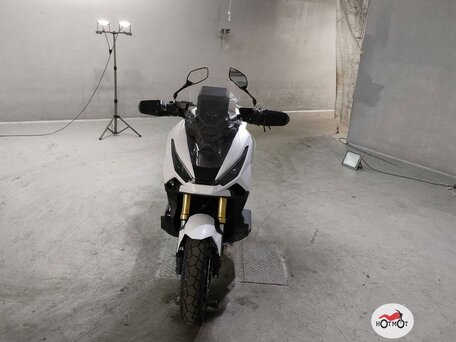 2025 Honda X-ADV, белый, 1689000 рублей, вид 3