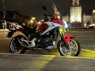 2016 Honda NC 700X, красный, 850000 рублей, вид 1