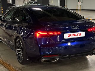 2020 Audi A5 Sportback 45 TFSI II (F5) Рестайлинг, синий, 4200000 рублей, вид 4