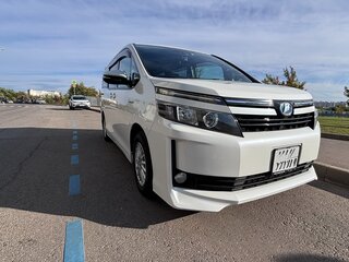 2016 Toyota Voxy III (R80), белый, 2300000 рублей, вид 1