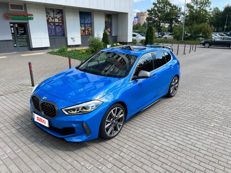 2021 BMW 1 серии M135i xDrive III (F40), синий, 4650000 рублей, вид 1