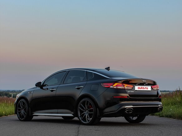 2020 Kia Optima IV Рестайлинг, чёрный, 2199000 рублей - вид 4