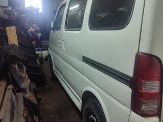 2001 Suzuki Every Landy IV, белый, 160000 рублей, вид 2