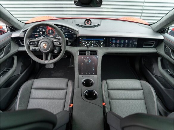 2026 Porsche Taycan GTS Sport Turismo I Рестайлинг, красный - вид 5