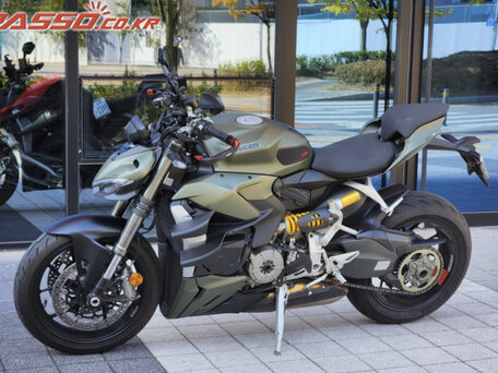 2025 Ducati Streetfighter V2, зелёный, 1650000 рублей, вид 2