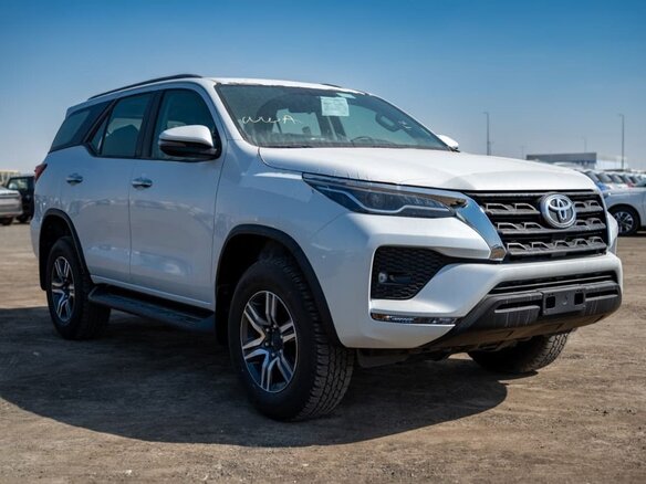 2025 Toyota Fortuner II Рестайлинг, белый, 5780548 рублей - вид 2