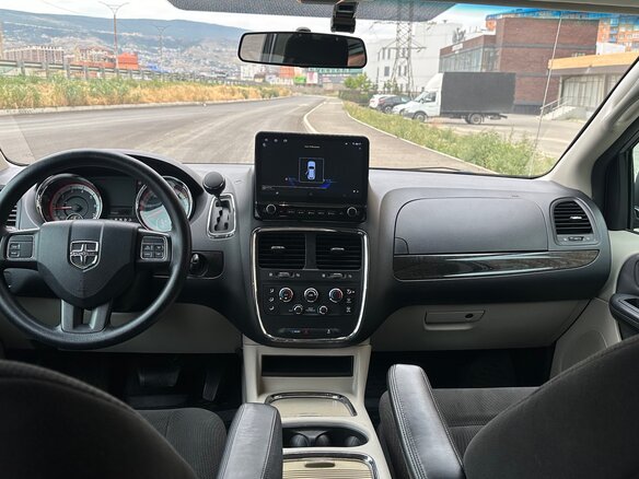 2016 Dodge Caravan Grand V, серый, 2300000 рублей - вид 9