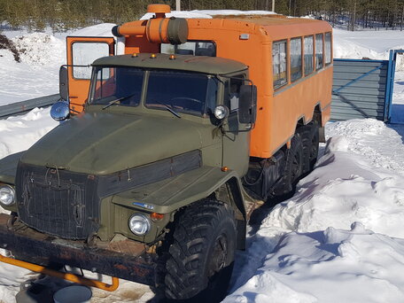 1986 Урал 375, зелёный, 1100000 рублей, вид 1