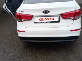 2016 Kia Rio III Рестайлинг, белый, 700000 рублей, вид 4
