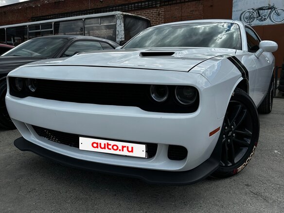 2018 Dodge Challenger III Рестайлинг 2, белый, 3590000 рублей - вид 11