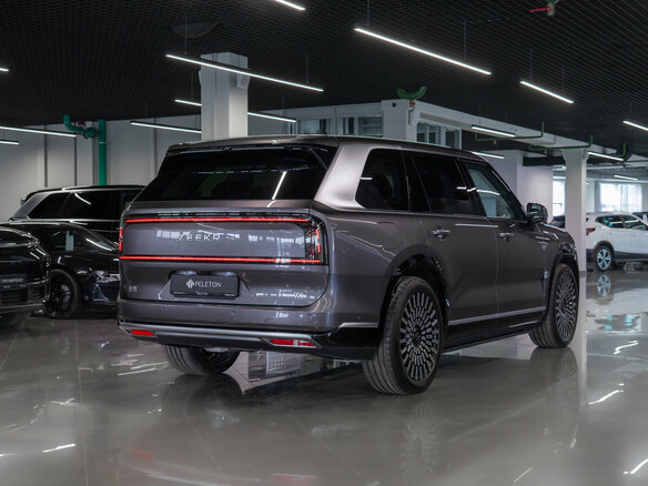 2025 Zeekr 9X 70 kWh, серый - вид 4