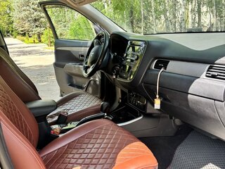 2017 Mitsubishi Outlander III Рестайлинг 2, чёрный, 1850000 рублей, вид 5