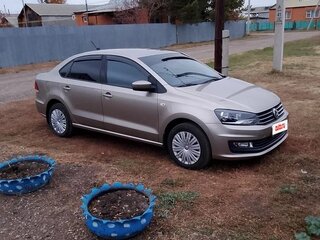 2017 Volkswagen Polo V Рестайлинг, бежевый, 1300000 рублей, вид 3