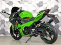 2024 Kawasaki Ninja 400, зелёный - вид 7