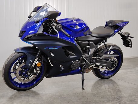 2023 Yamaha YZF-R7, синий, 849000 рублей, вид 3
